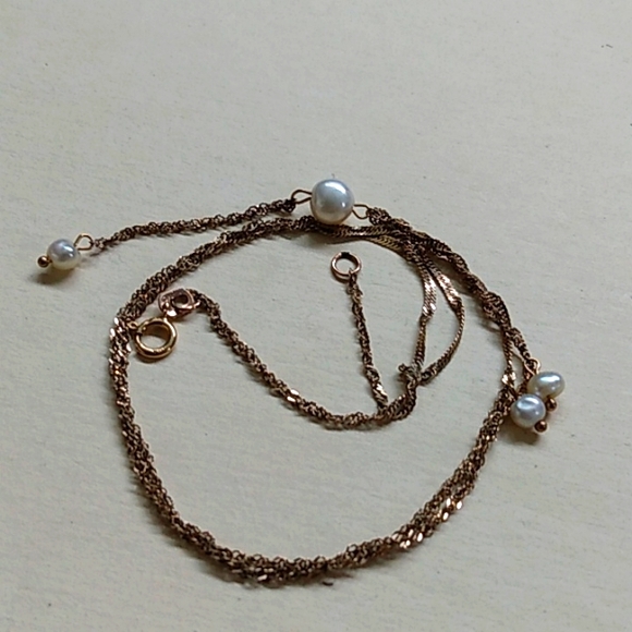 10k Yellow Gold Pearl Necklace with Intricate Chain